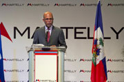 O presidente eleito Michel Martelly, do Haiti, realiza uam conferência de imprensa em Porto Príncipe.