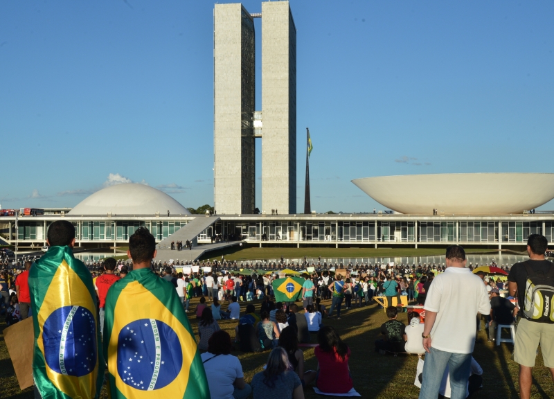 Manifestação de jovens na Esplanada dos Ministérios, em Brasília, em junho de 2013. Foto: Valter Campanato/ABr